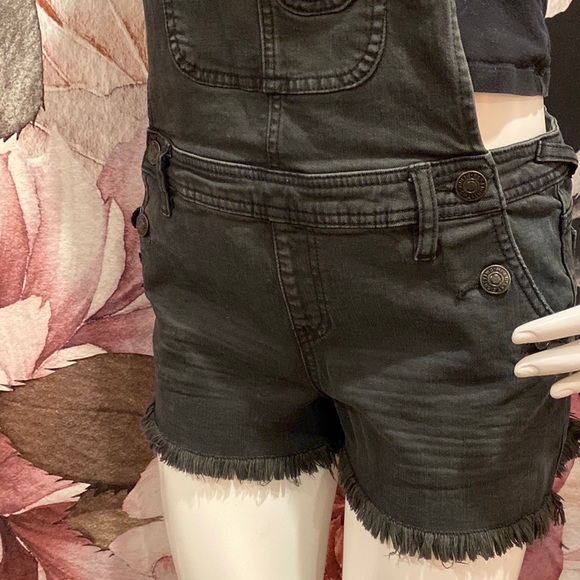 Jean Shorts overalls ( Womens or Girls ) - Picture 2 of 4